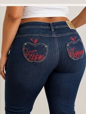 Apple Bottoms Y2K Embroidered Logo Jeans Size 20 Stretch Denim